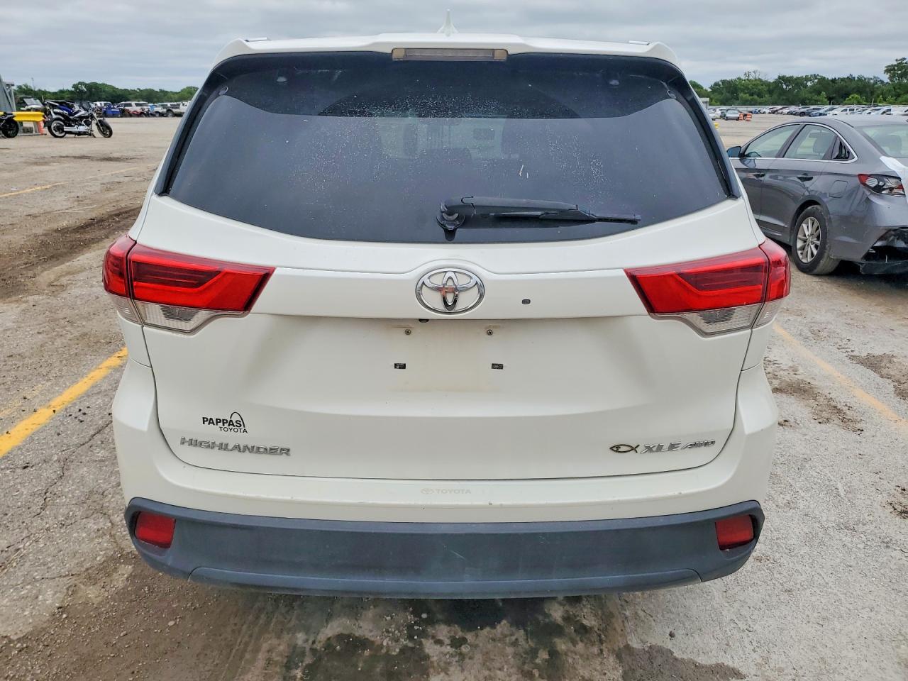 2017 TOYOTA HIGHLANDER