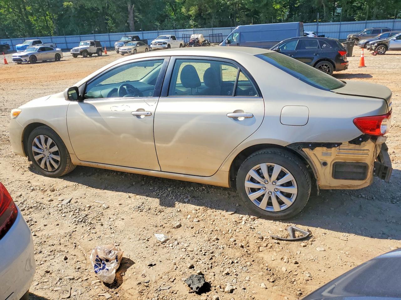 2013 TOYOTA COROLLA