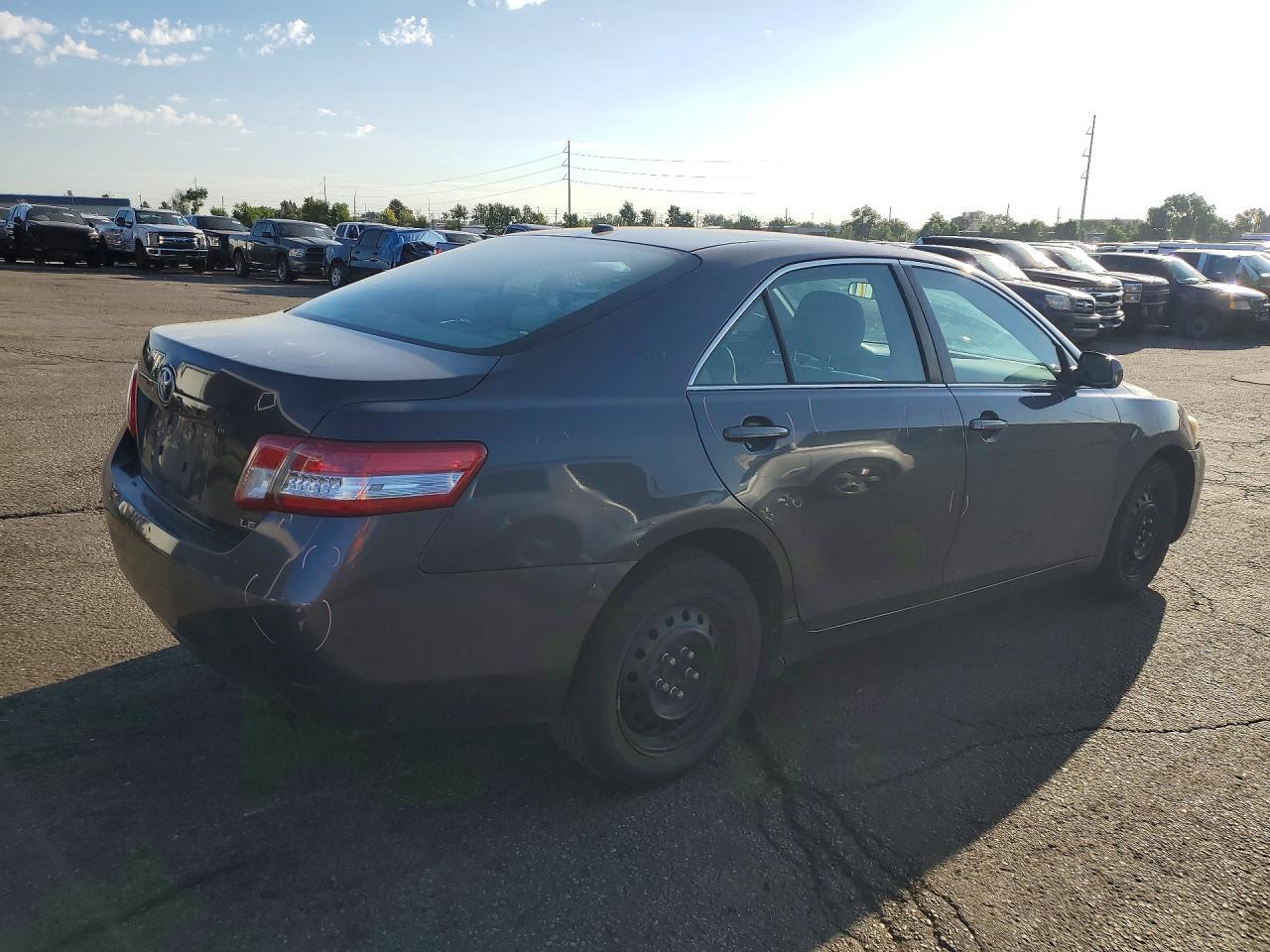 2011 TOYOTA CAMRY