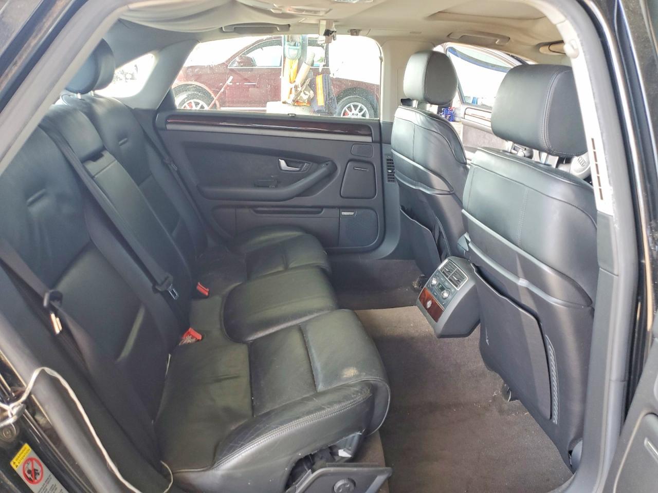 2004 AUDI A8