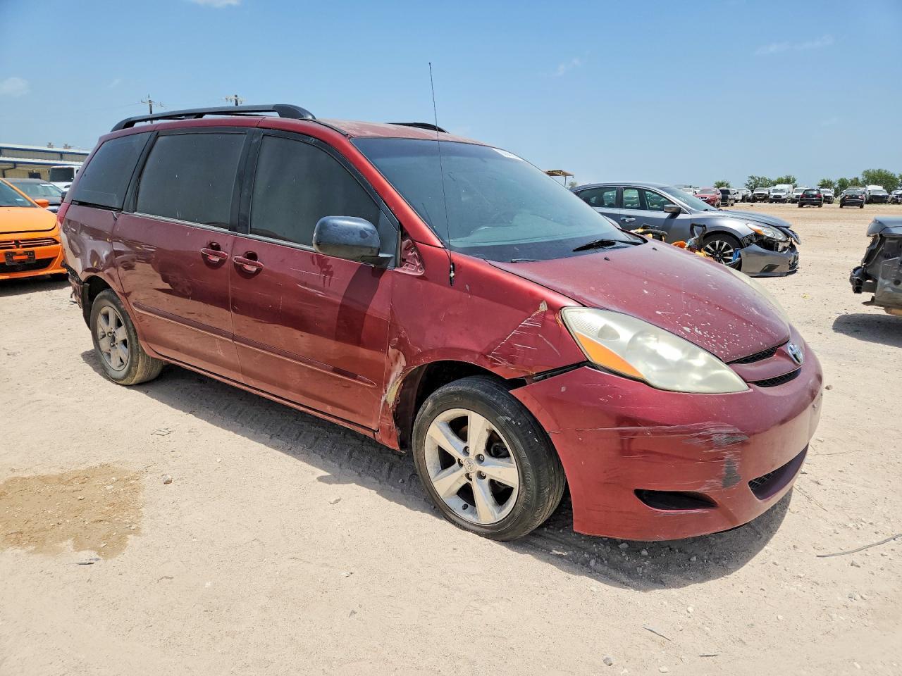 2010 TOYOTA SIENNA