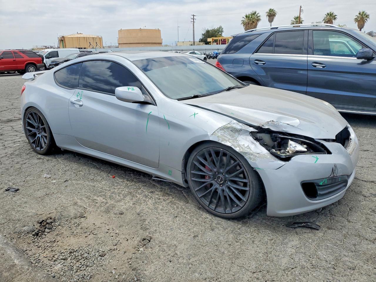 2010 HYUNDAI GENESIS