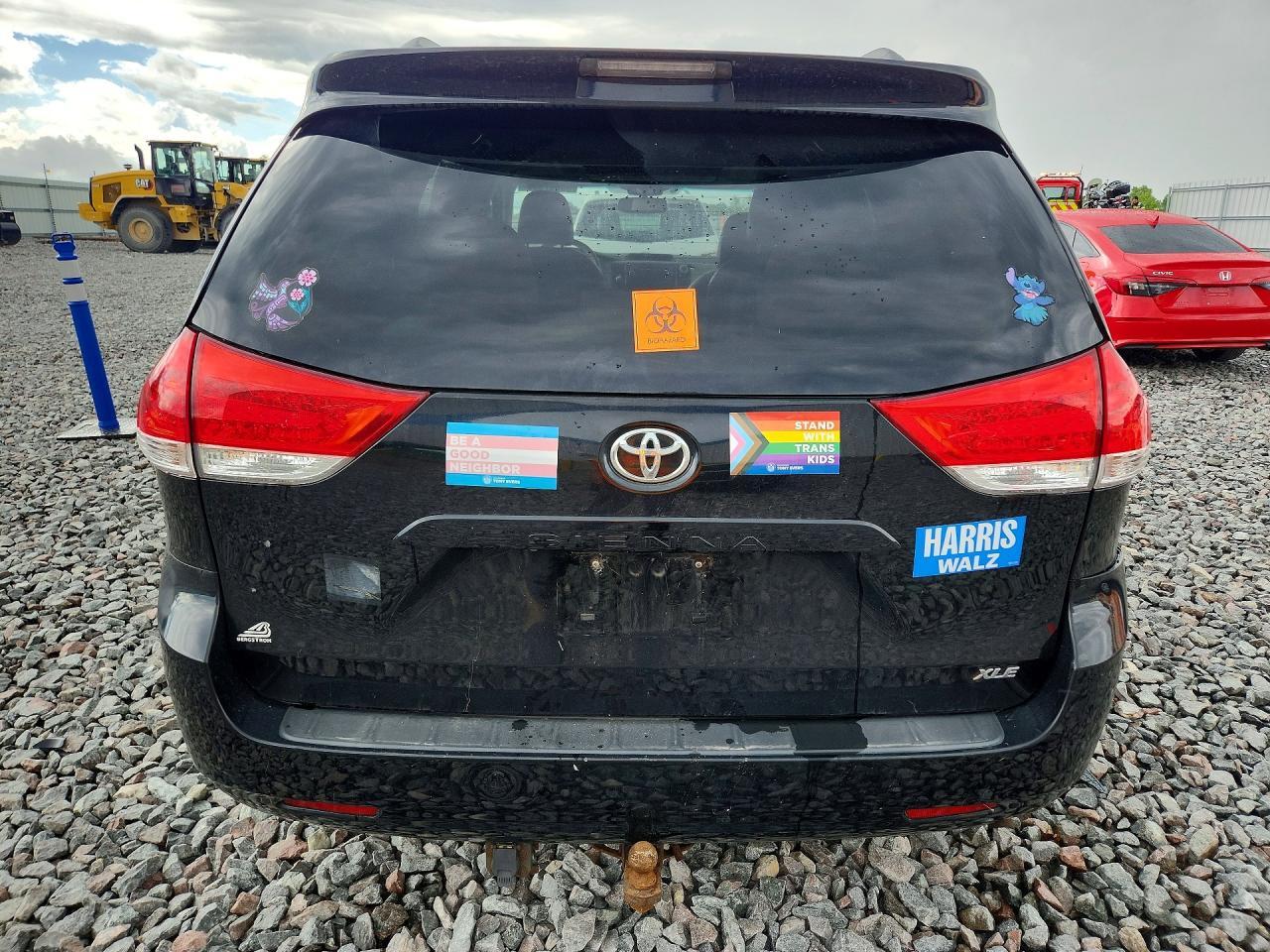 2012 TOYOTA SIENNA