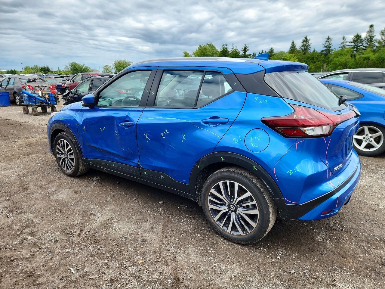 2021 NISSAN KICKS