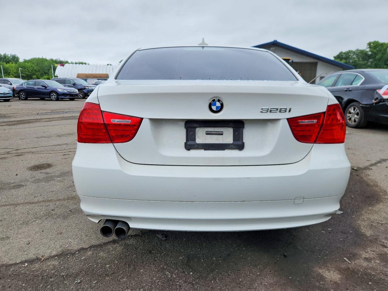 2011 BMW 3 SERIES