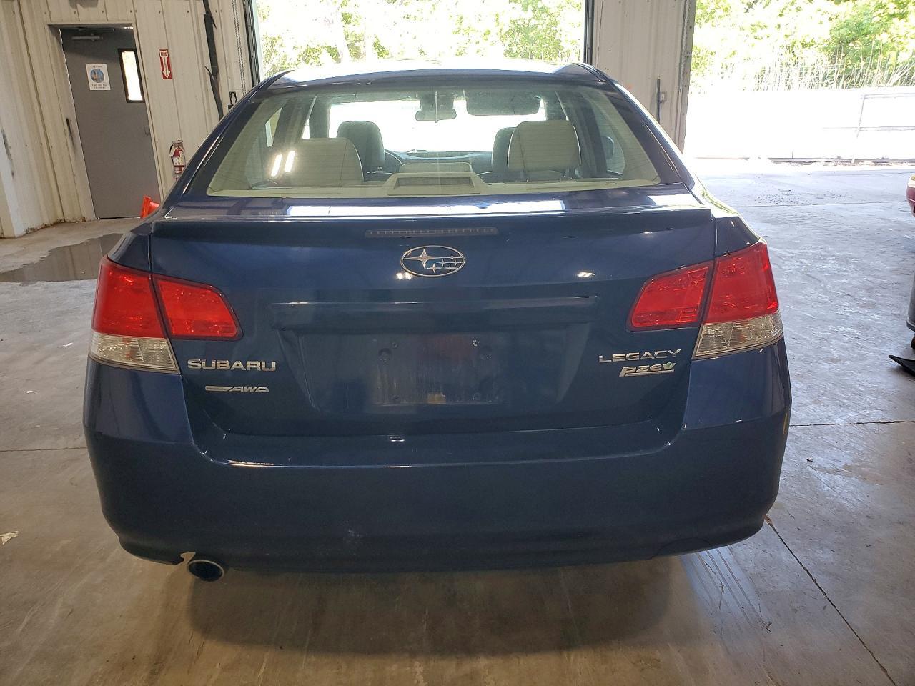 2010 SUBARU Legacy