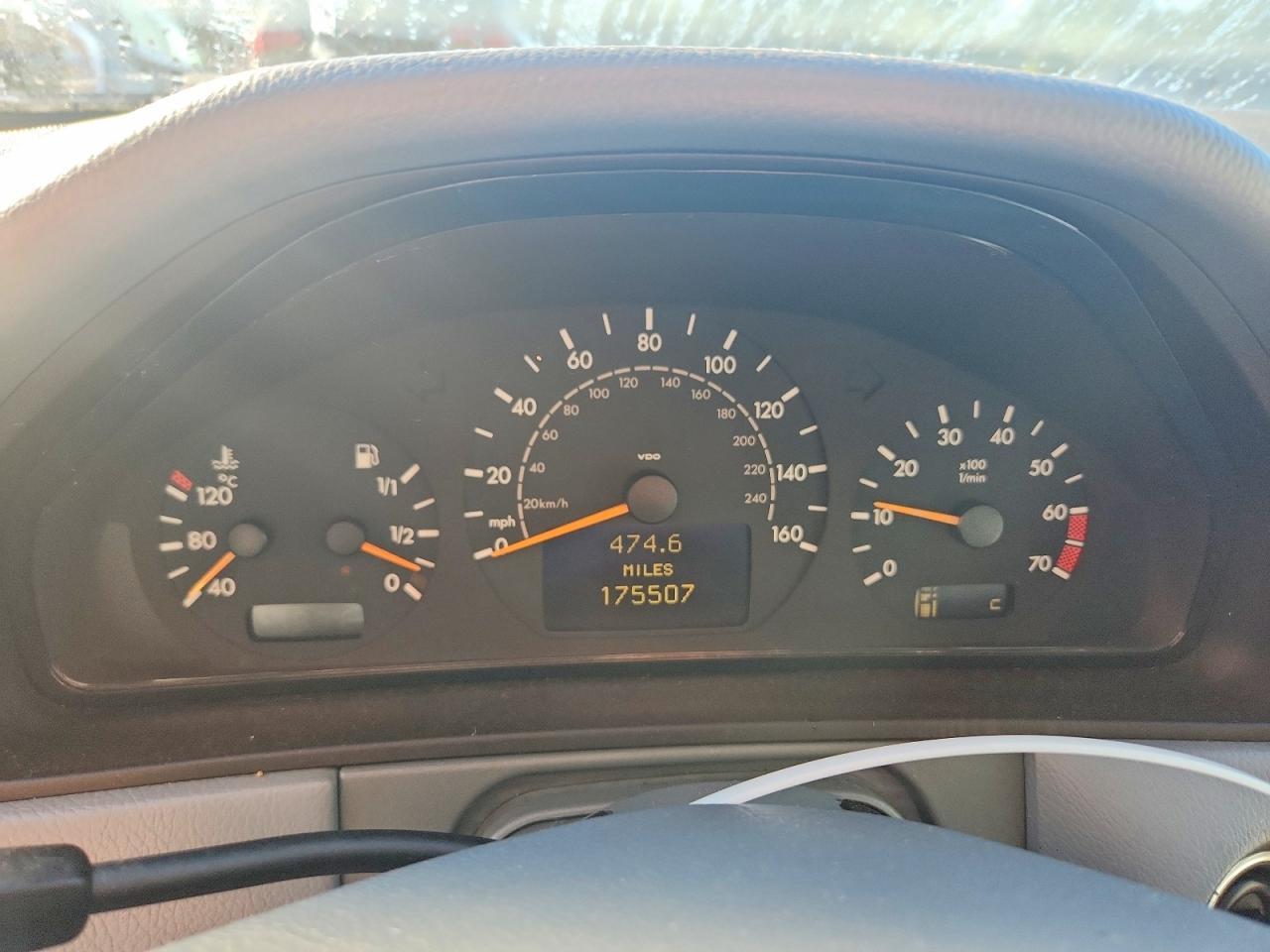2001 MERCEDES-BENZ E-Class