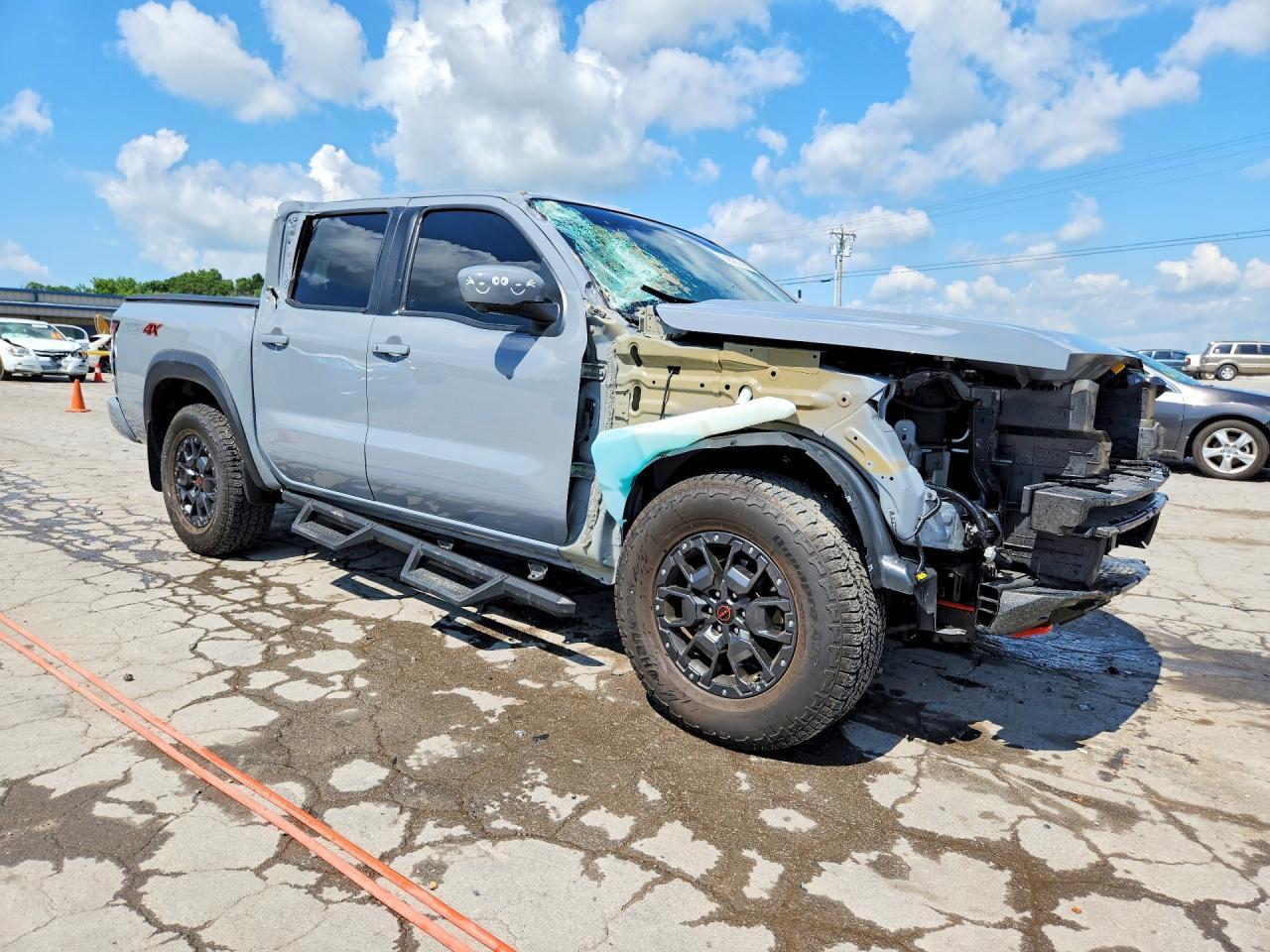 2022 NISSAN Frontier
