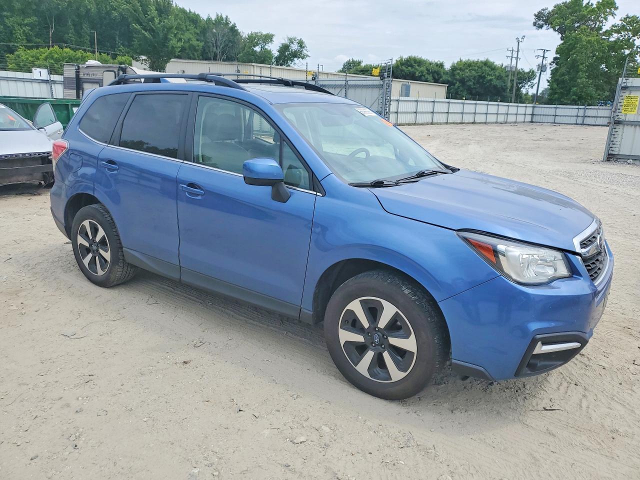 2017 SUBARU FORESTER