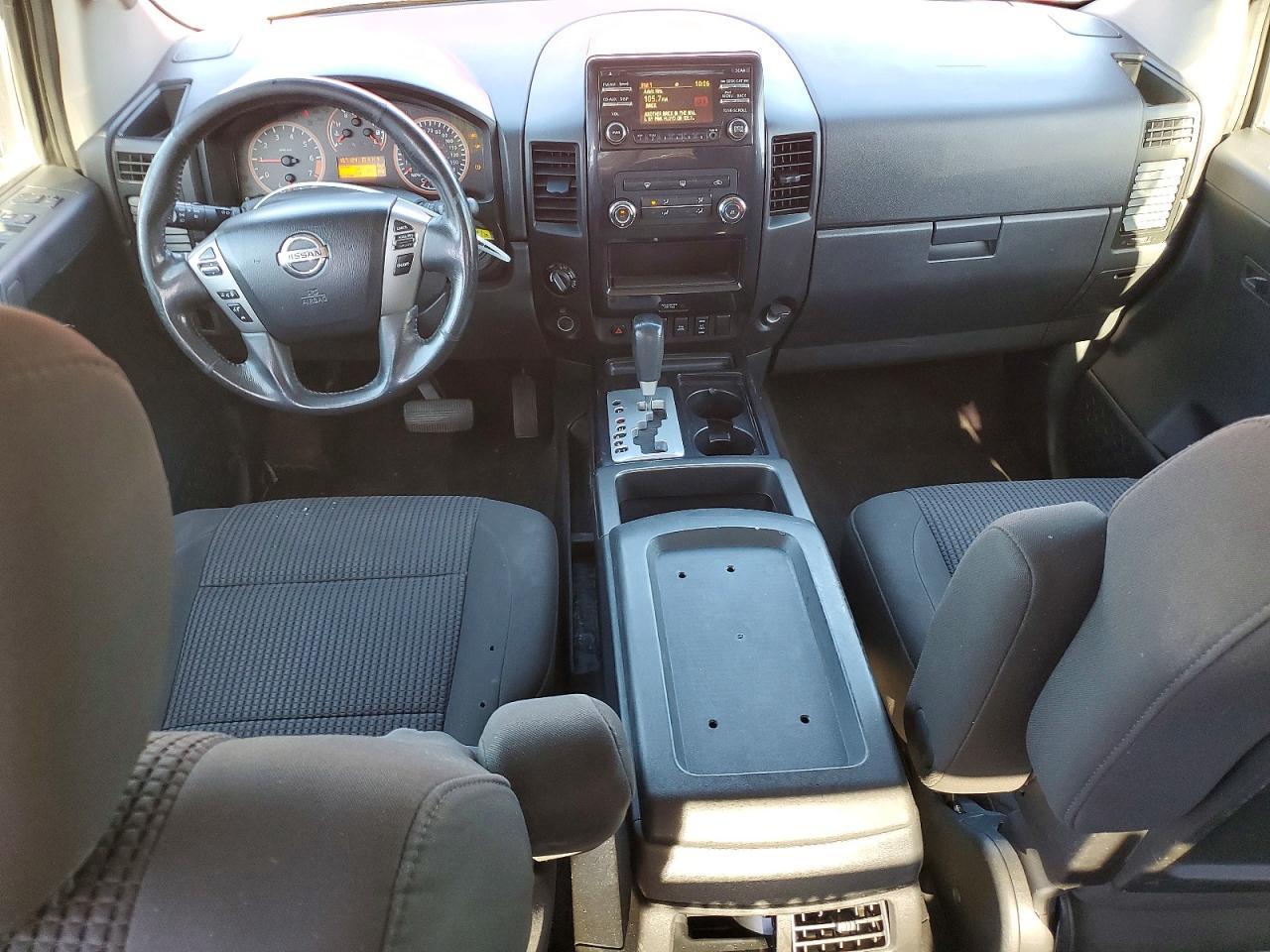 2014 NISSAN Titan