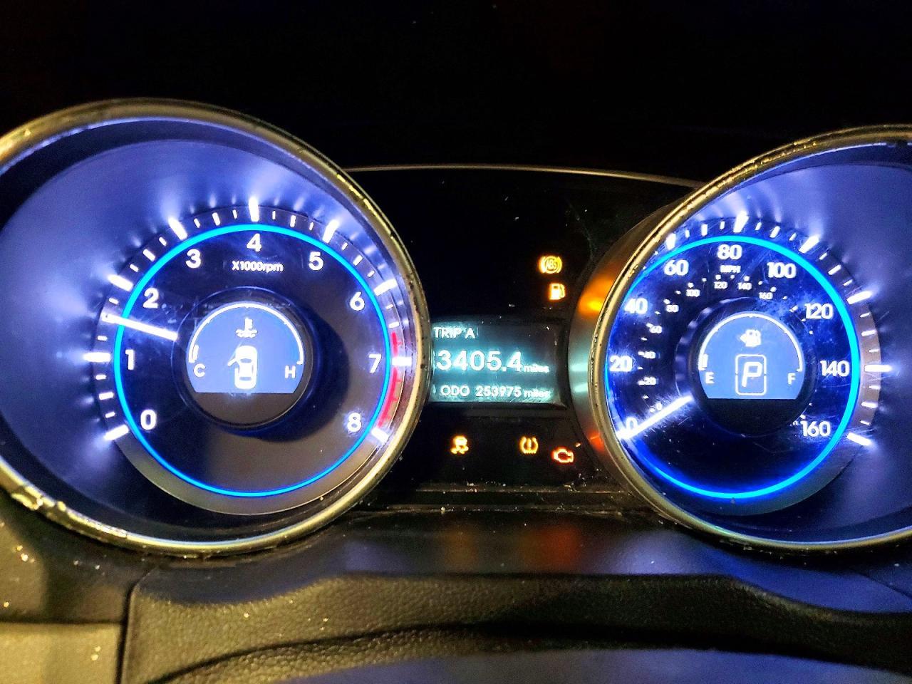 2011 HYUNDAI SONATA