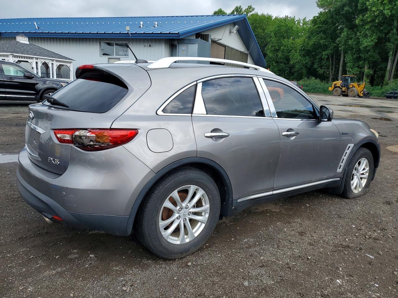 2010 INFINITI FX35