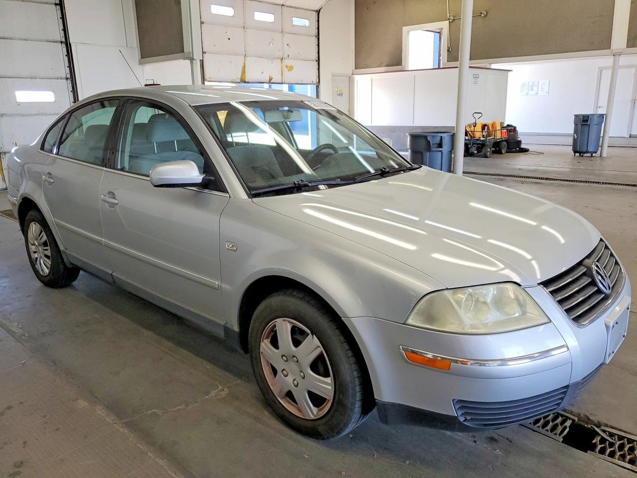 2004 VOLKSWAGEN Passat