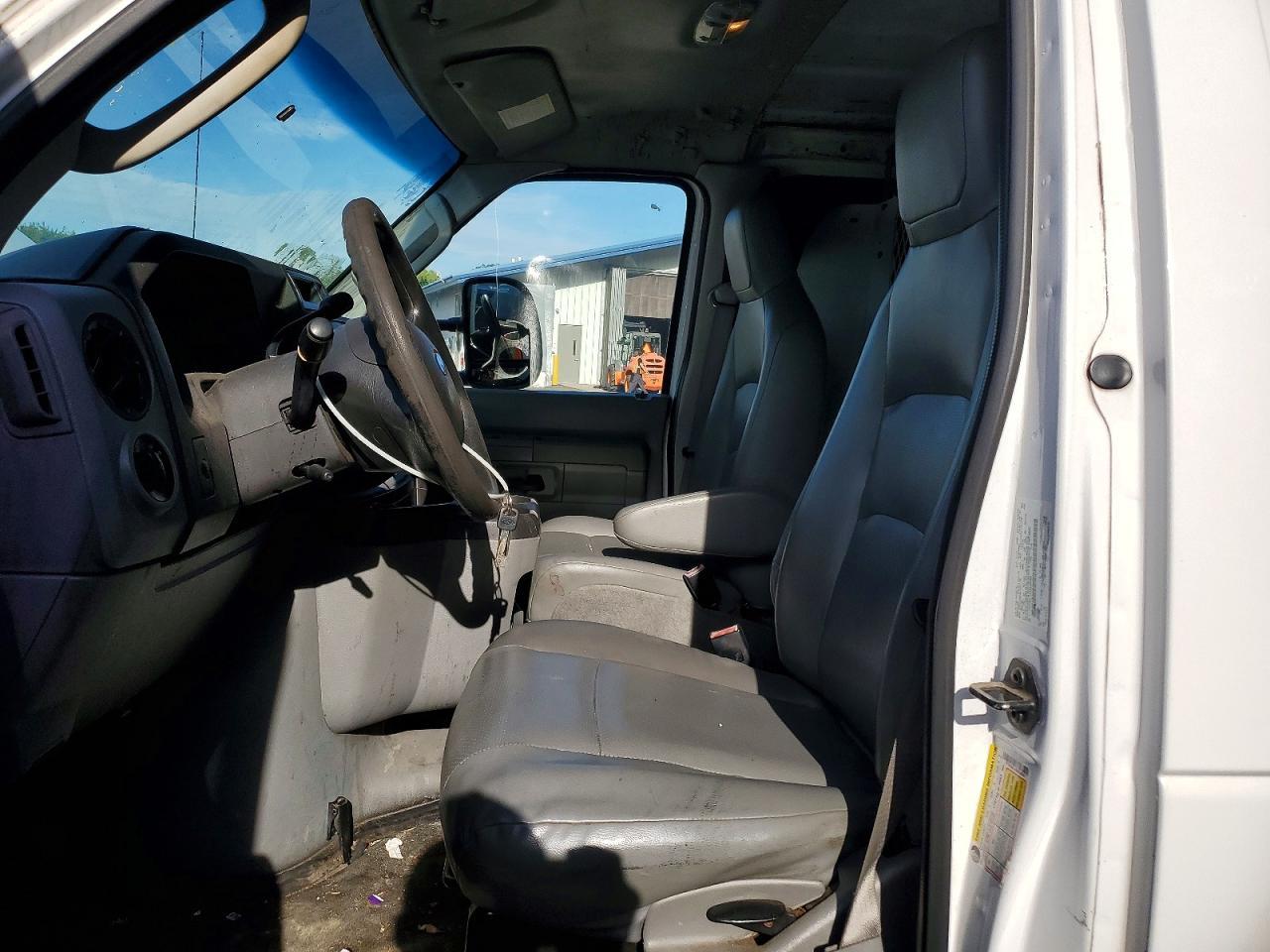 2013 FORD Econoline E350