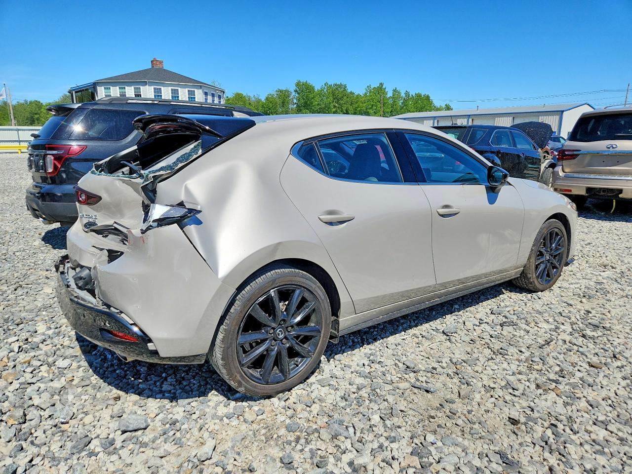 2025 MAZDA 3