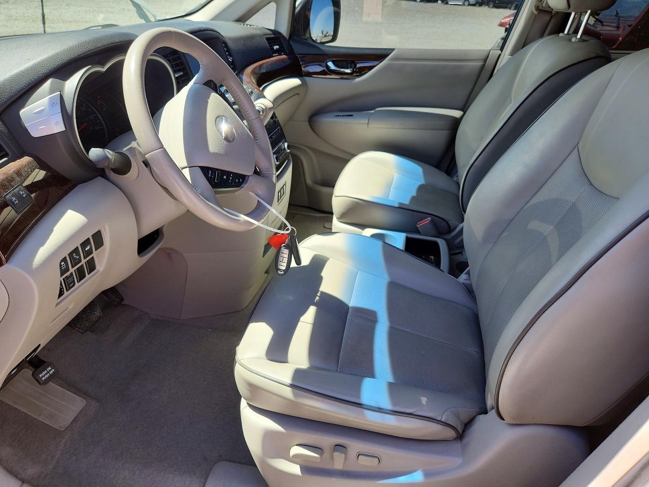 2015 NISSAN Quest