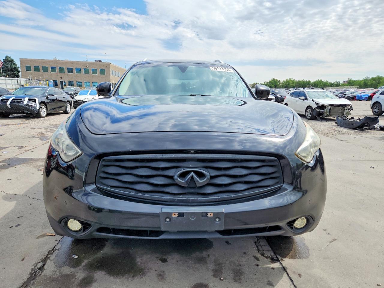 2011 INFINITI FX35