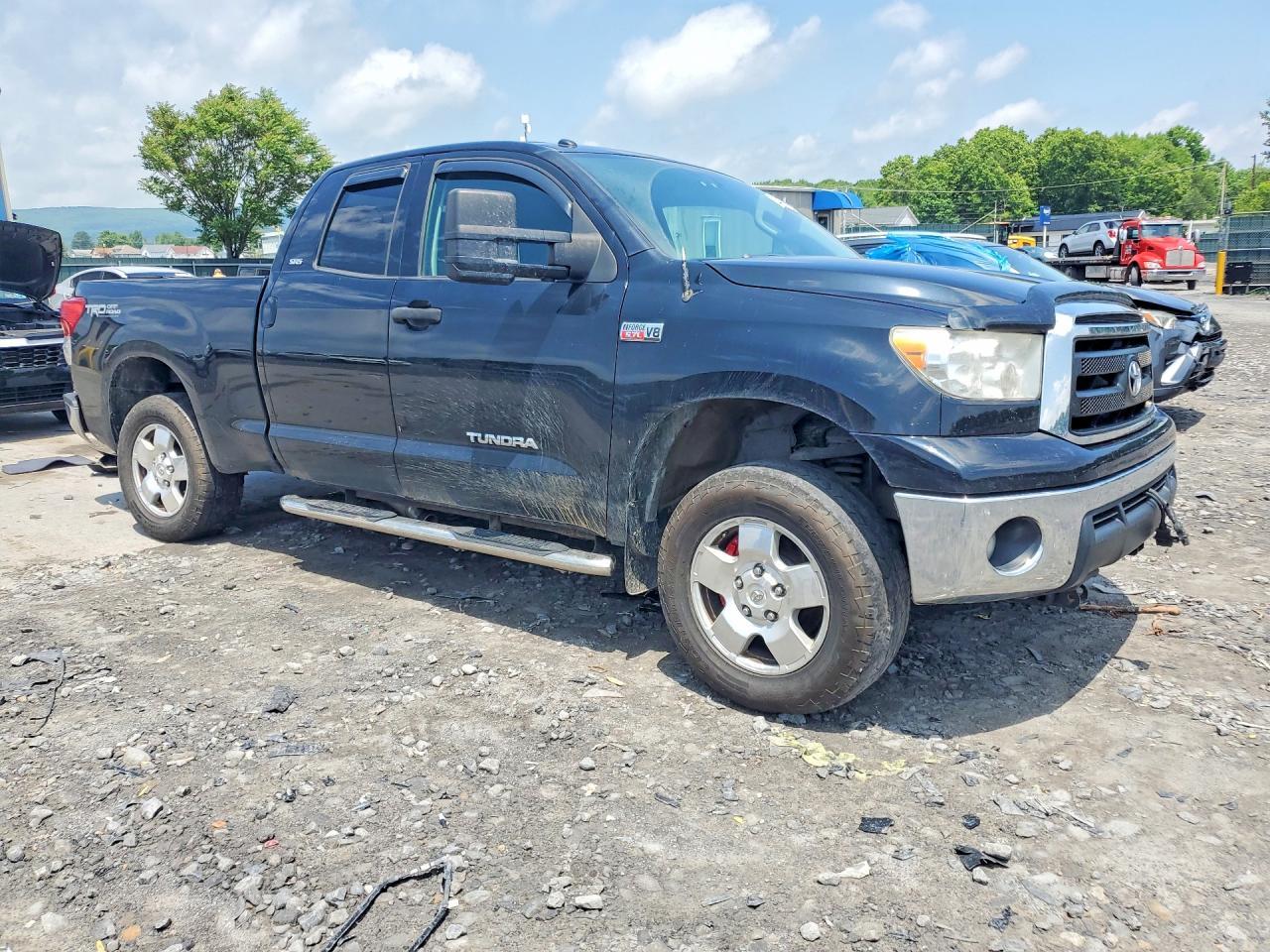 2011 TOYOTA TUNDRA