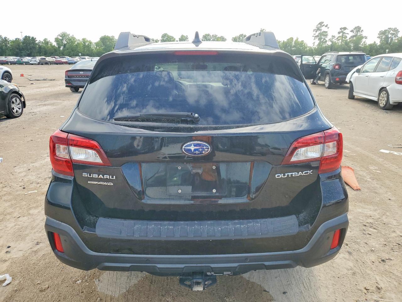 2018 SUBARU Outback