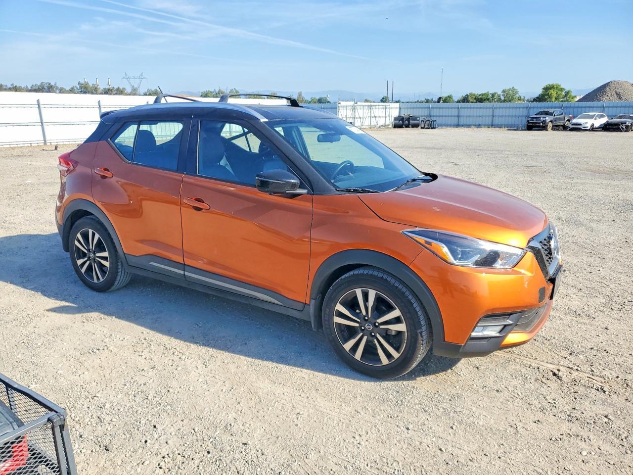 2020 NISSAN KICKS
