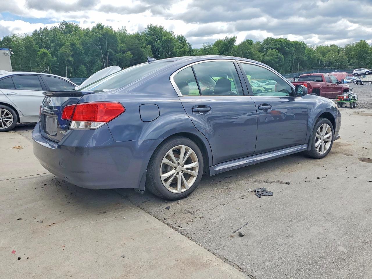2014 SUBARU Legacy