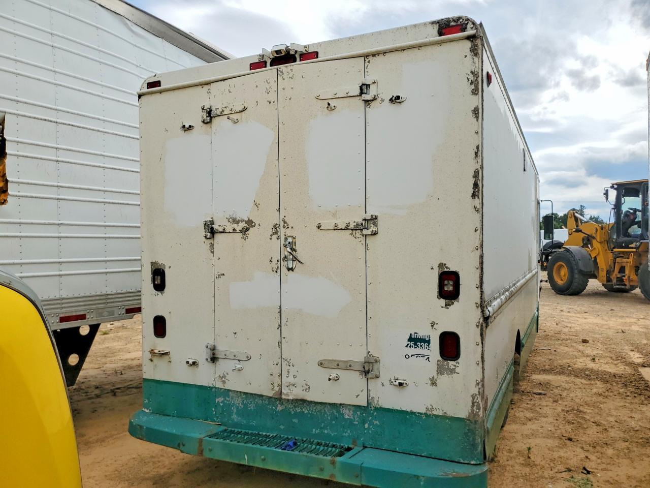 2004 Workhorse P42