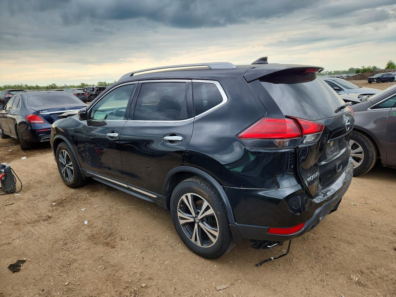 2017 NISSAN ROGUE