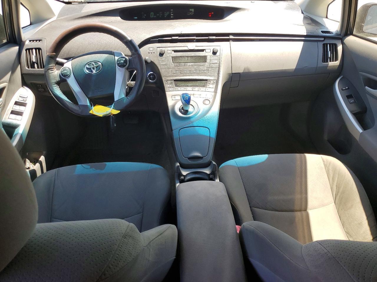 2011 TOYOTA PRIUS
