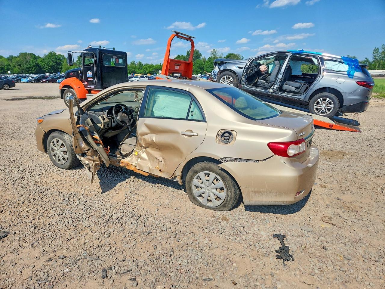 2011 TOYOTA COROLLA