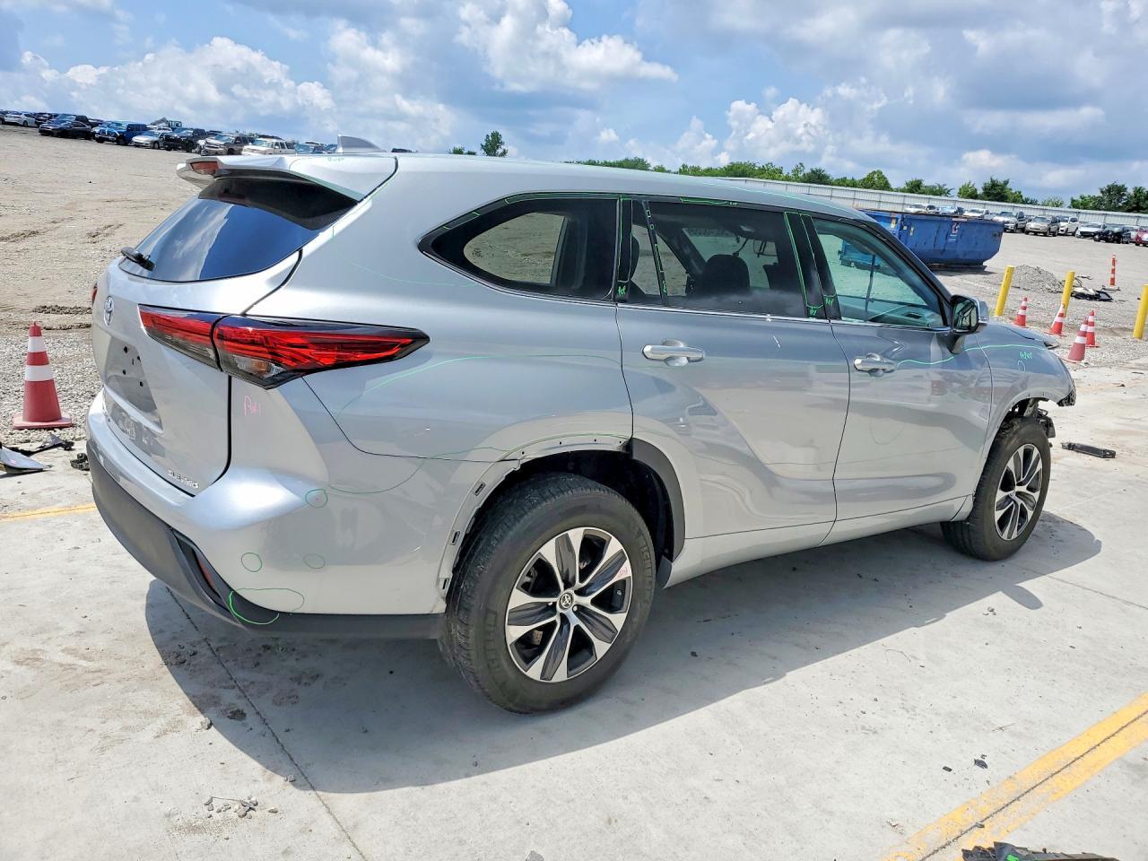 2021 TOYOTA HIGHLANDER