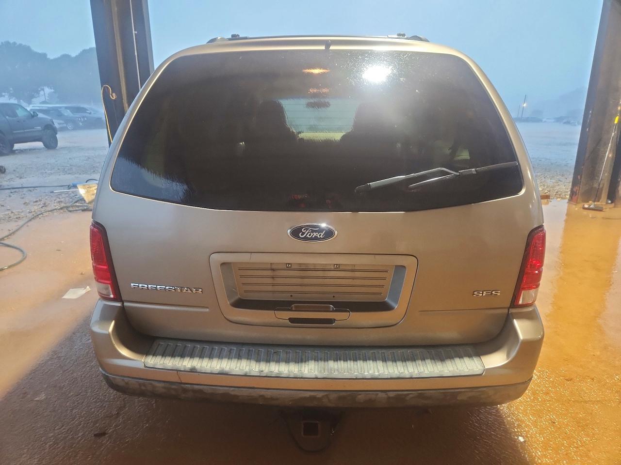 2004 FORD Freestar