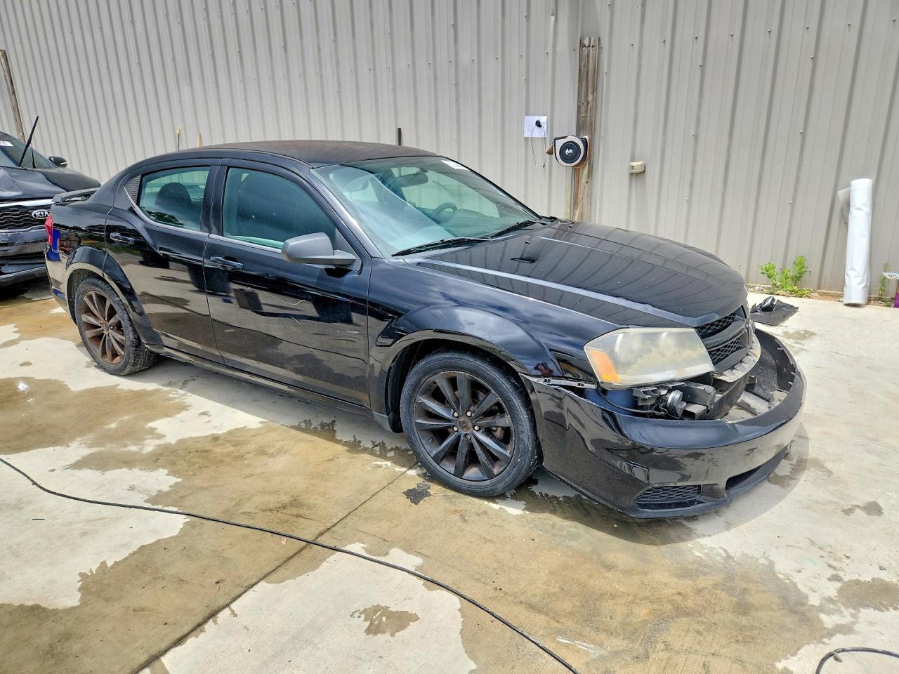 2014 DODGE Avenger