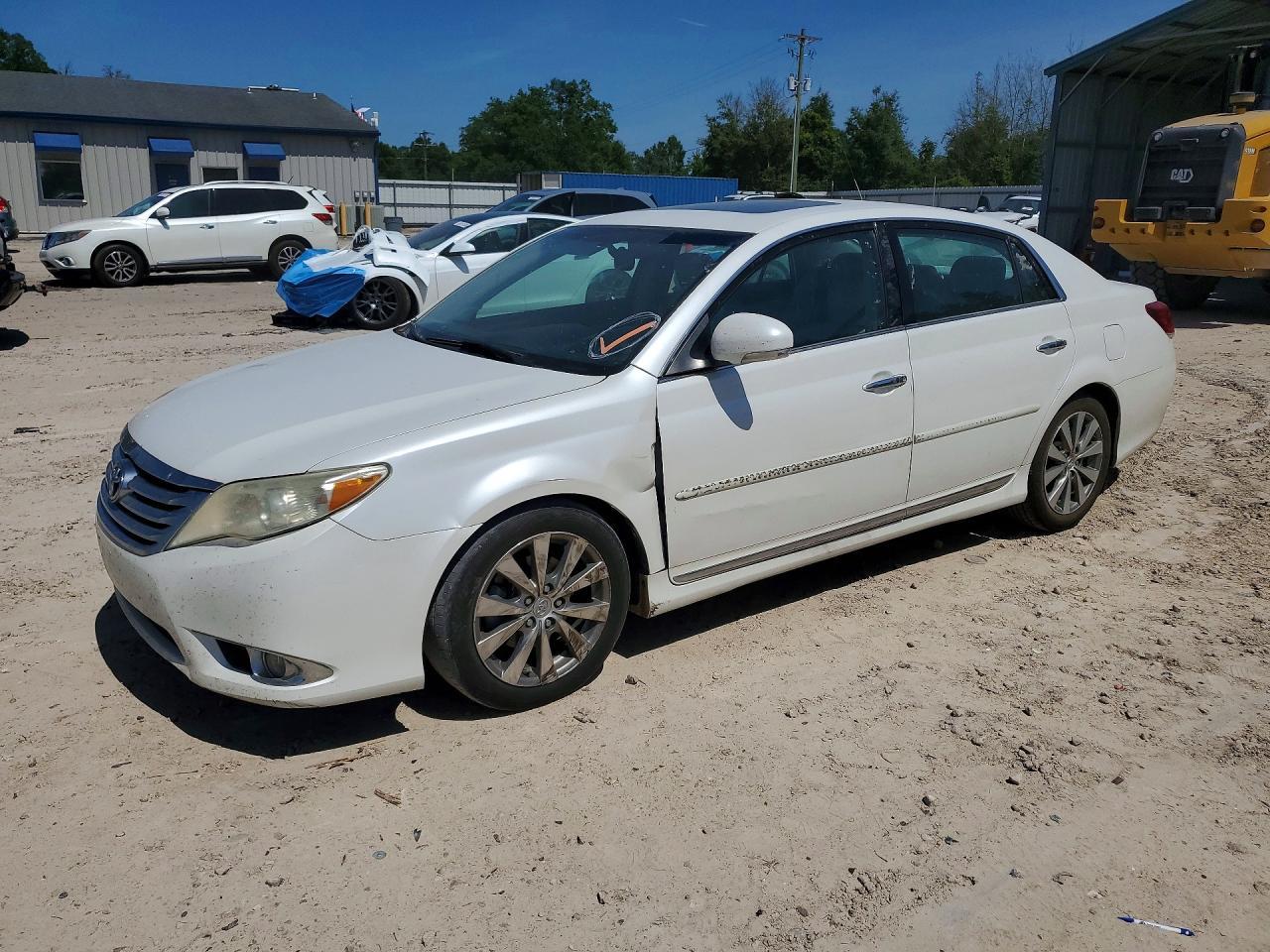 2011 TOYOTA Avalon