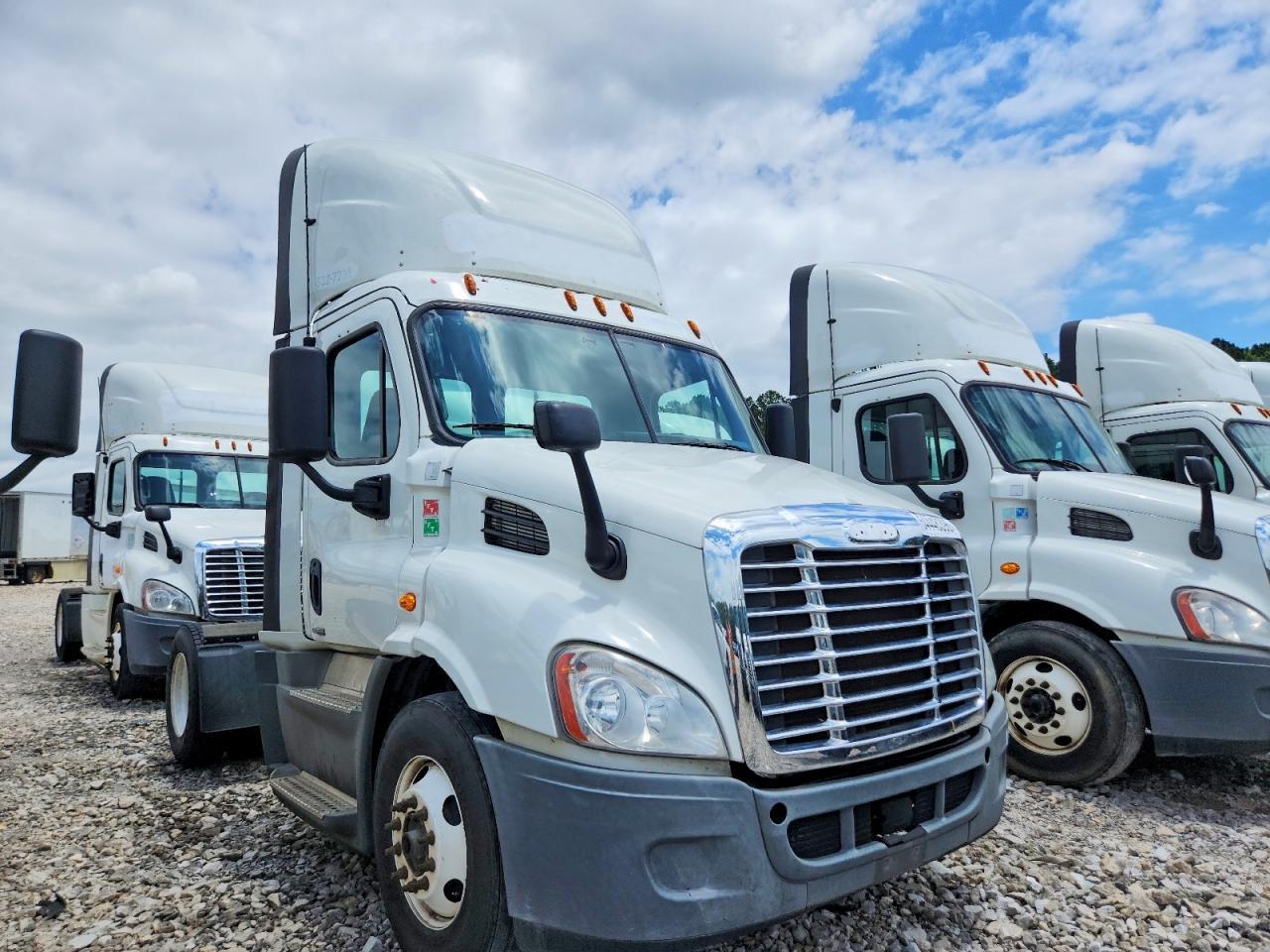 2018 FREIGHTLINER Cascadia 113