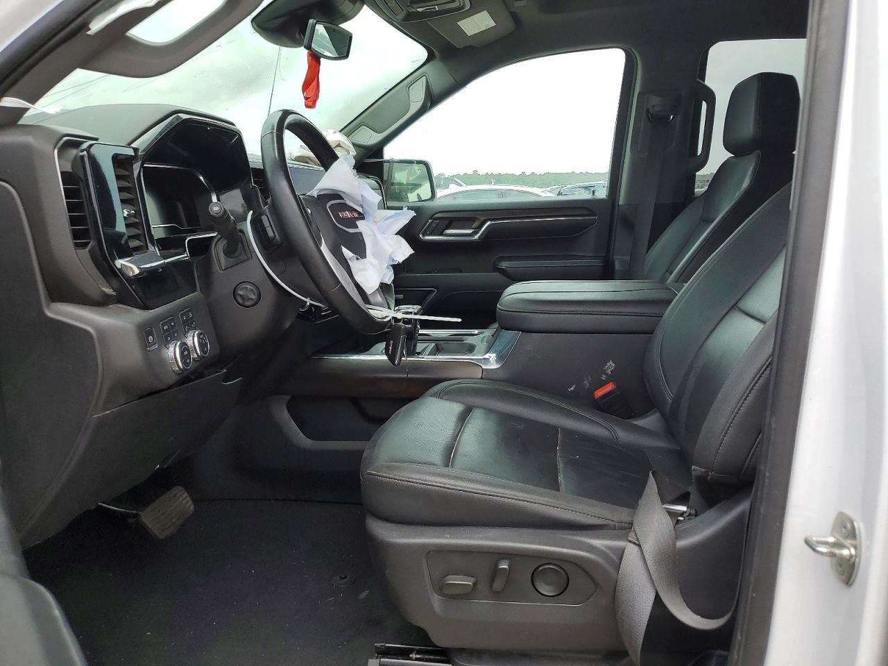 2024 GMC Sierra
