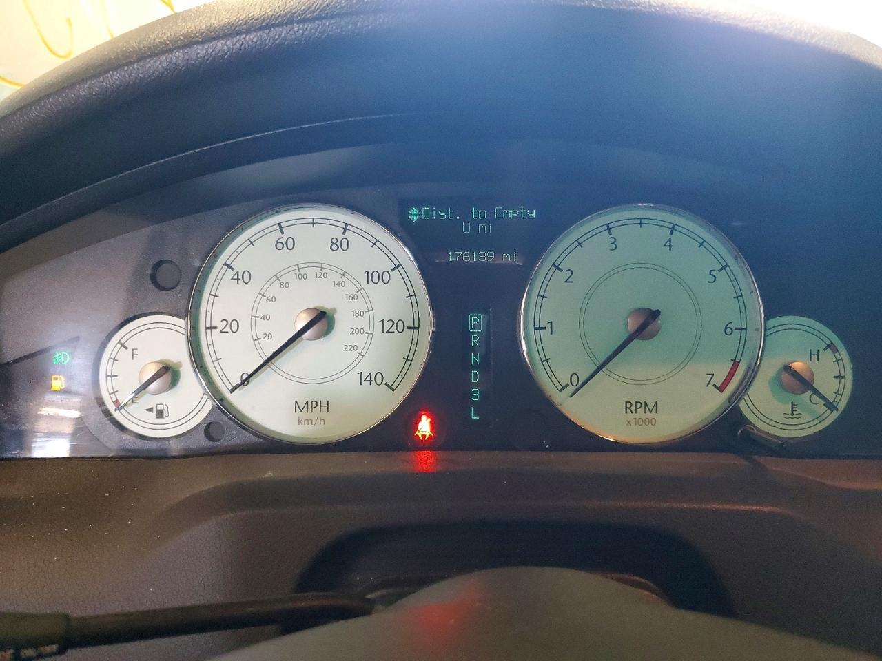 2005 CHRYSLER 300