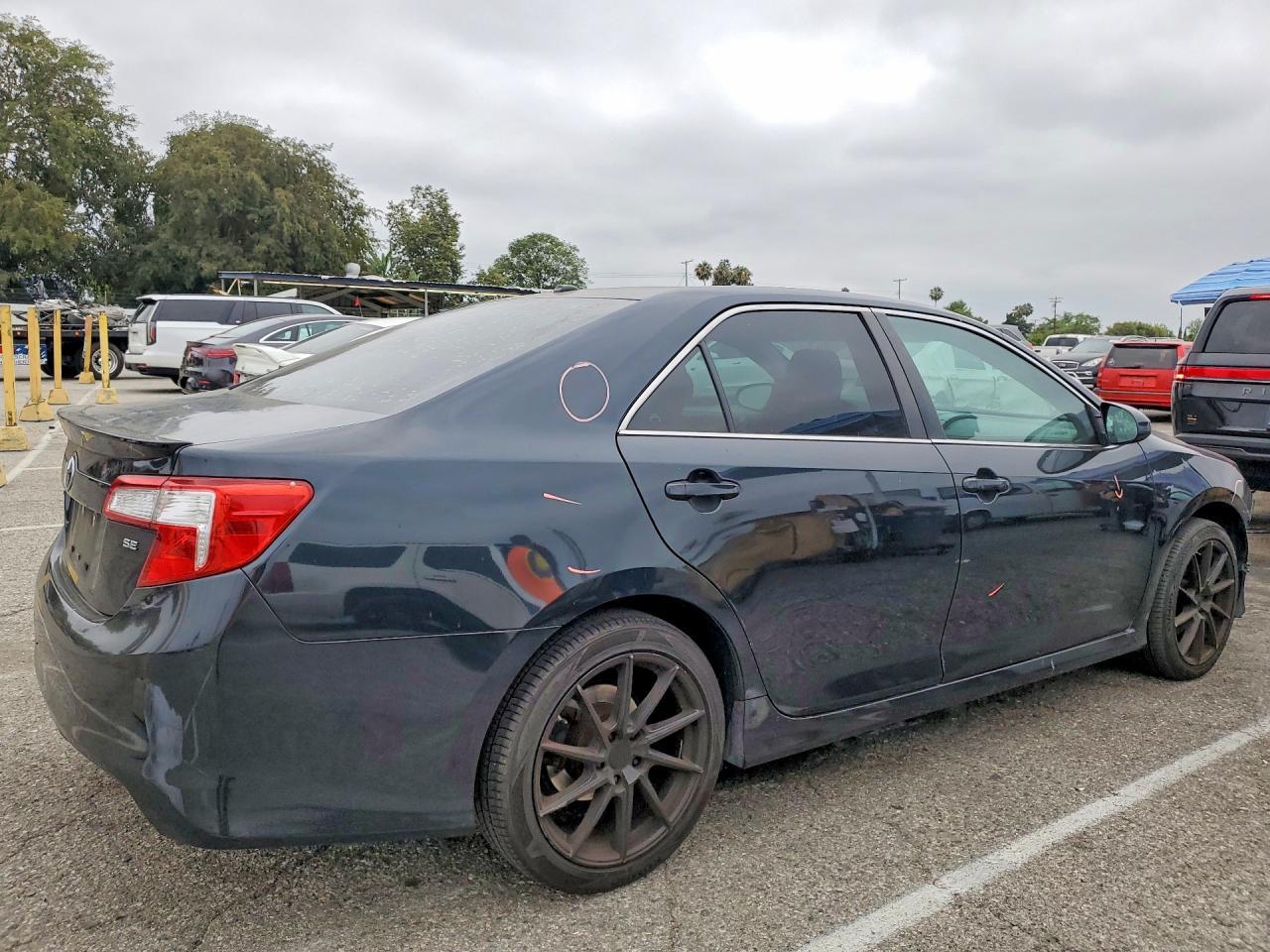 2013 TOYOTA CAMRY