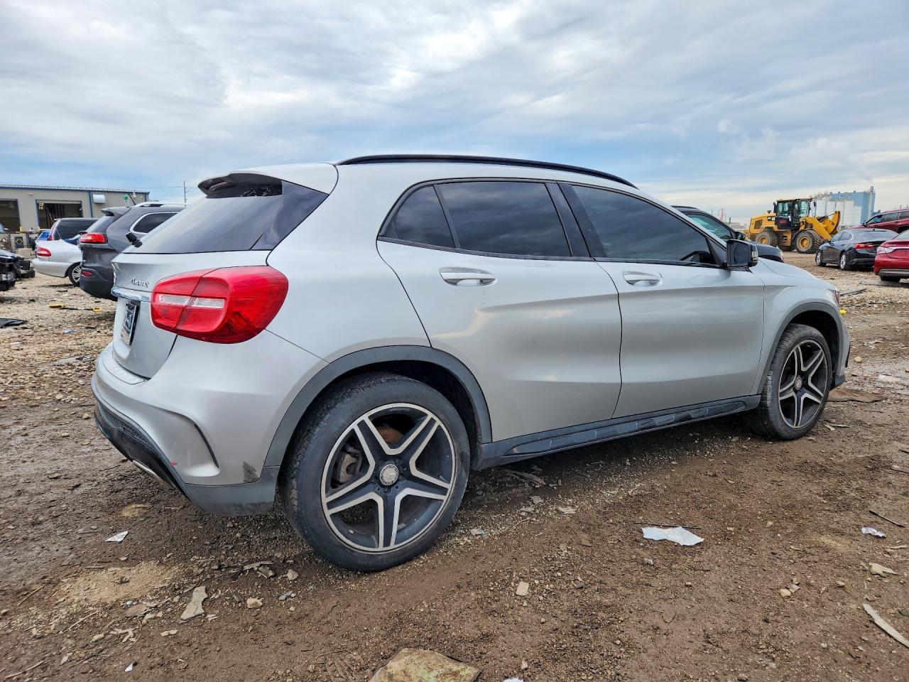 2016 MERCEDES-BENZ GLA-Class