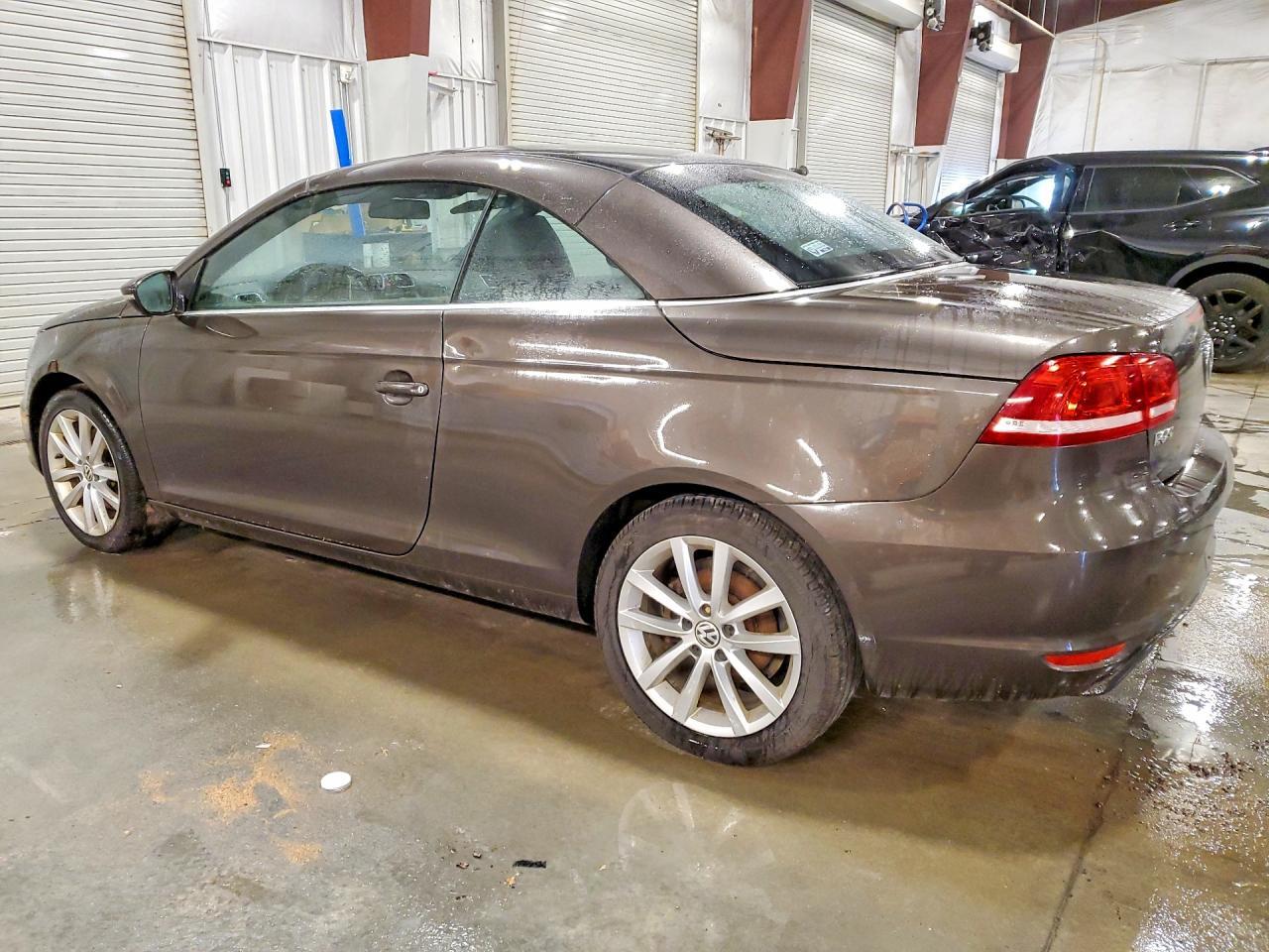 2013 VOLKSWAGEN EOS