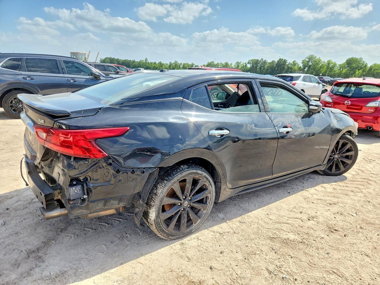 2017 NISSAN Maxima