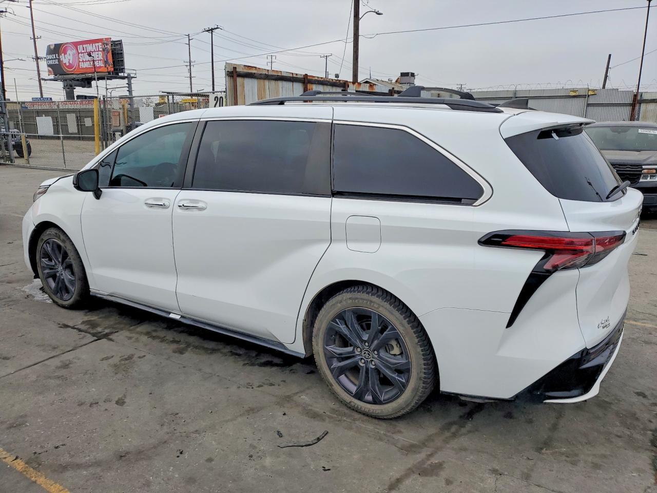 2022 TOYOTA SIENNA
