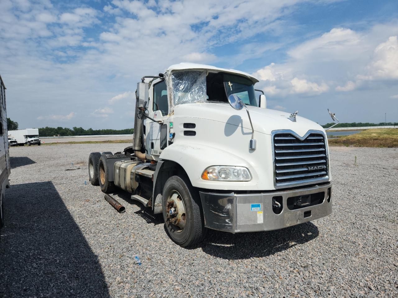 2017 MACK 600 Rd600