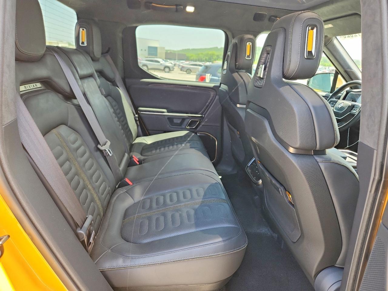 2022 RIVIAN R1t
