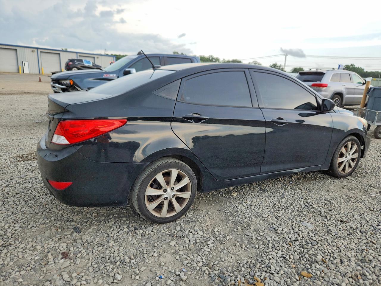 2012 HYUNDAI ACCENT