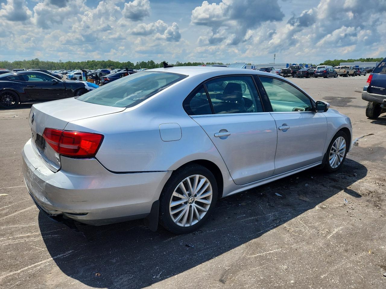 2015 VOLKSWAGEN JETTA