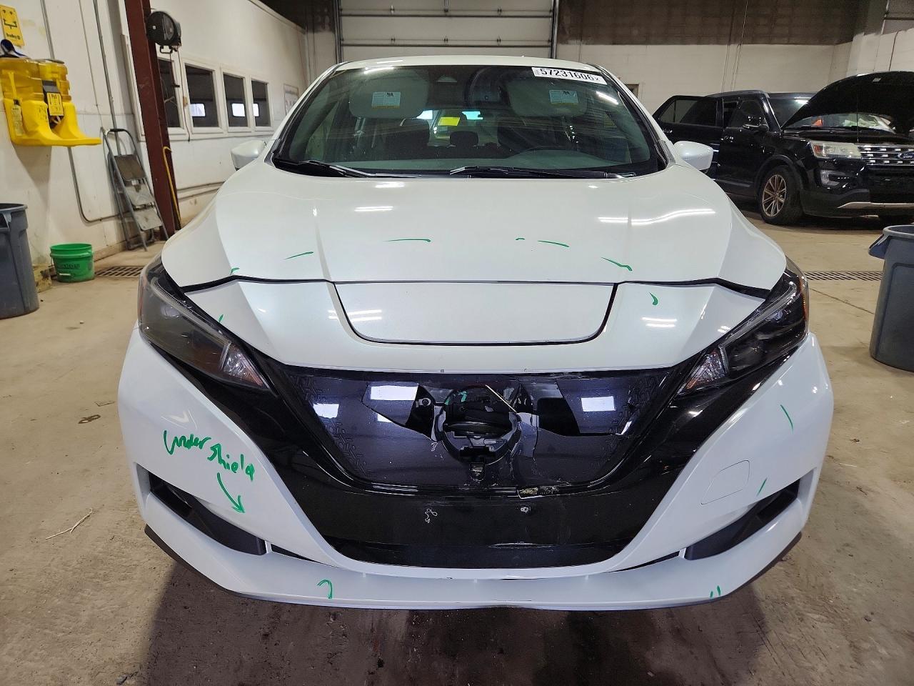 2024 NISSAN LEAF