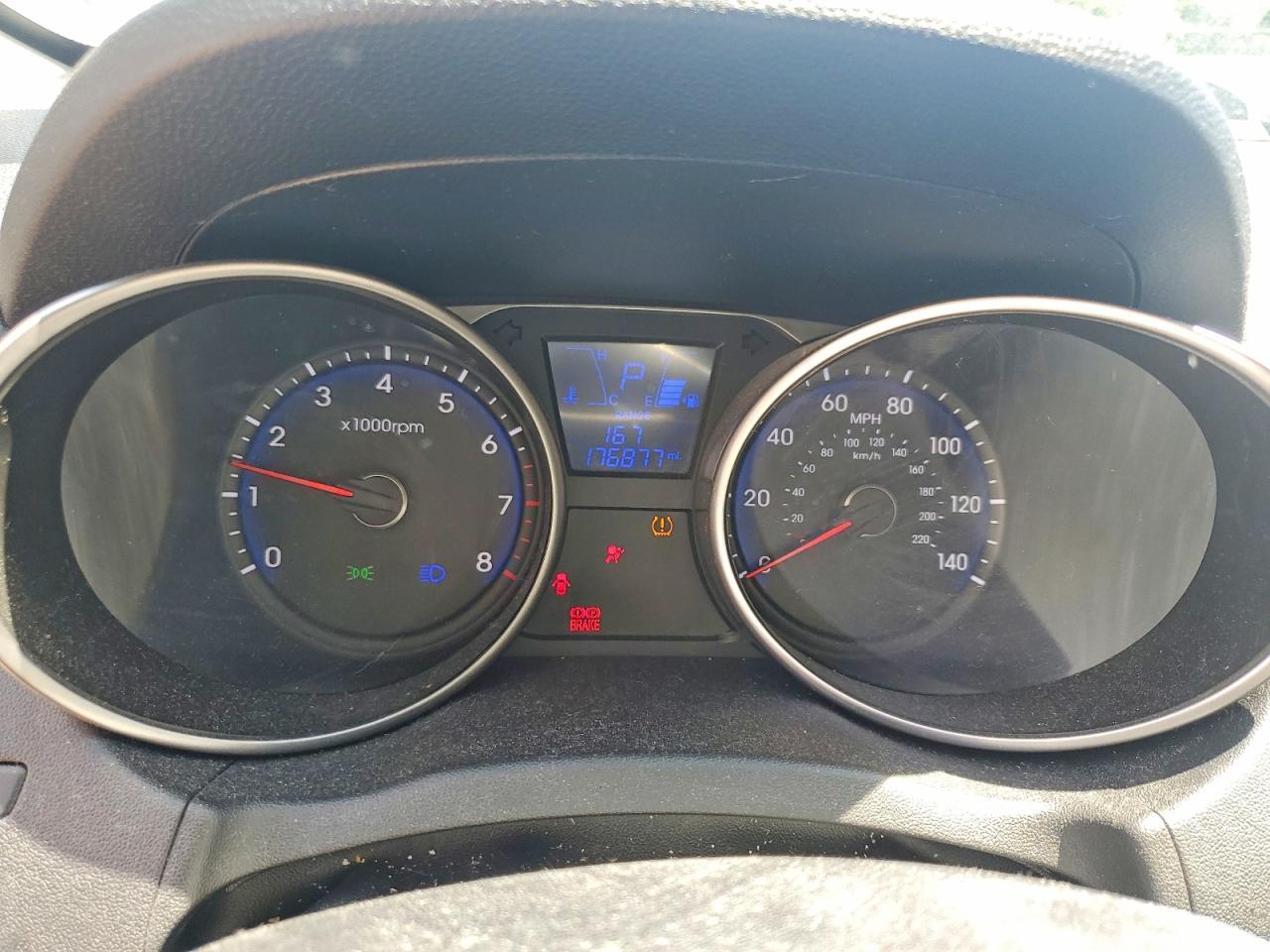 2011 HYUNDAI TUCSON