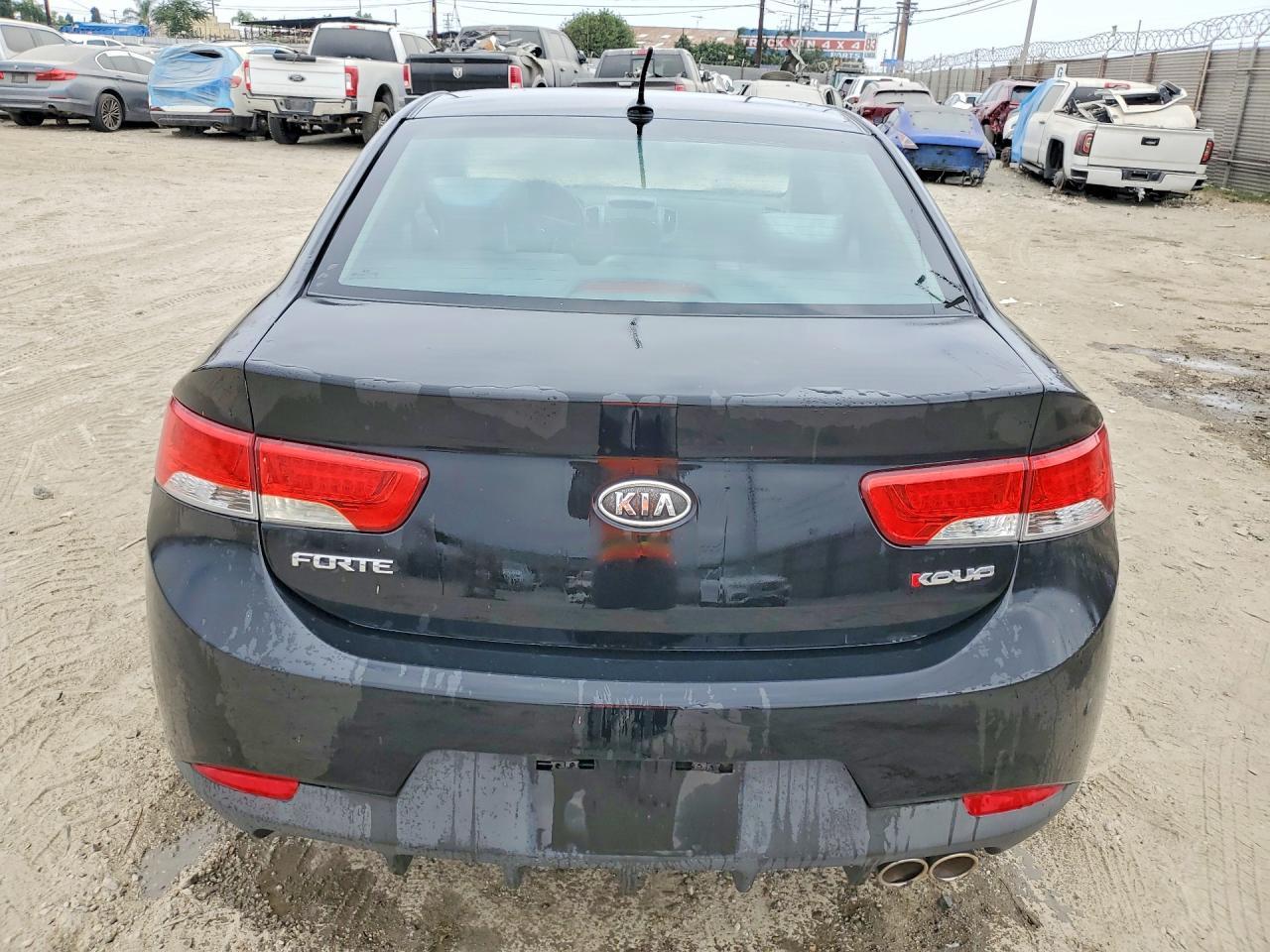 2013 KIA FORTE