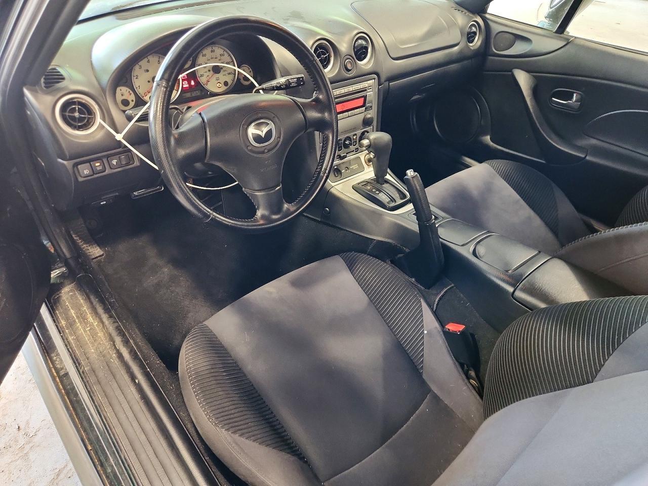 2004 MAZDA MX-5 Miata