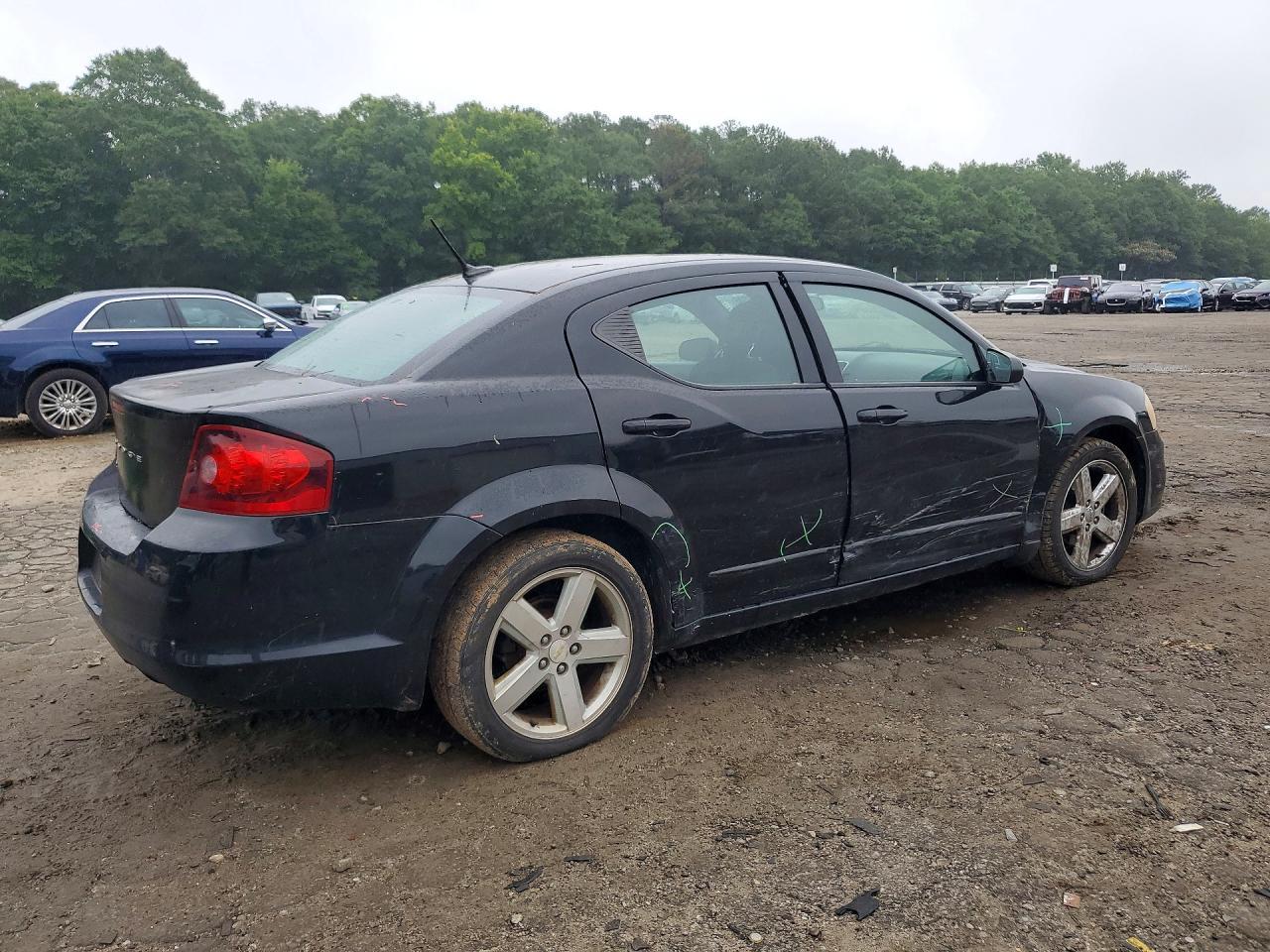 2013 DODGE Avenger